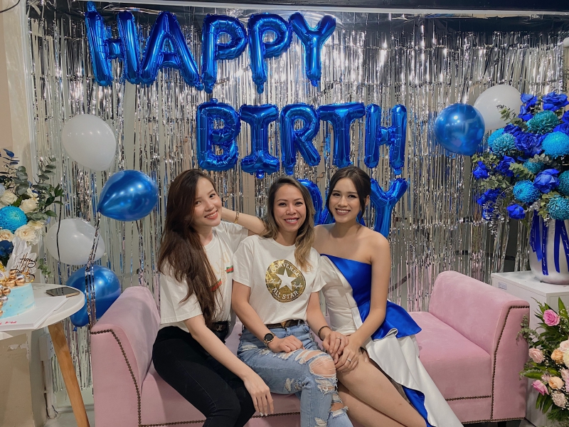 Hoa hậu Tiểu Vy “lột” trang sức hàng hiệu tặng sinh nhật Đỗ Hà  - Ảnh 4